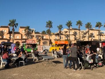 Ambiente en la zona de Food Truck Montgó Fest Xàbia (2)