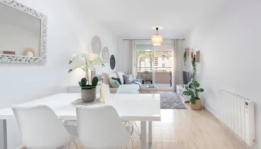 Amplio salón en este apartamento de Jávea