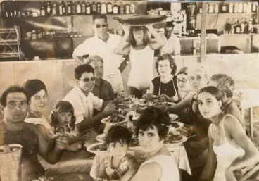 Clientes en el Merendero Diana de Xàbia en los años 60