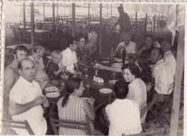 Clientes en el merendero Nesfor del Arenal del Xàbia