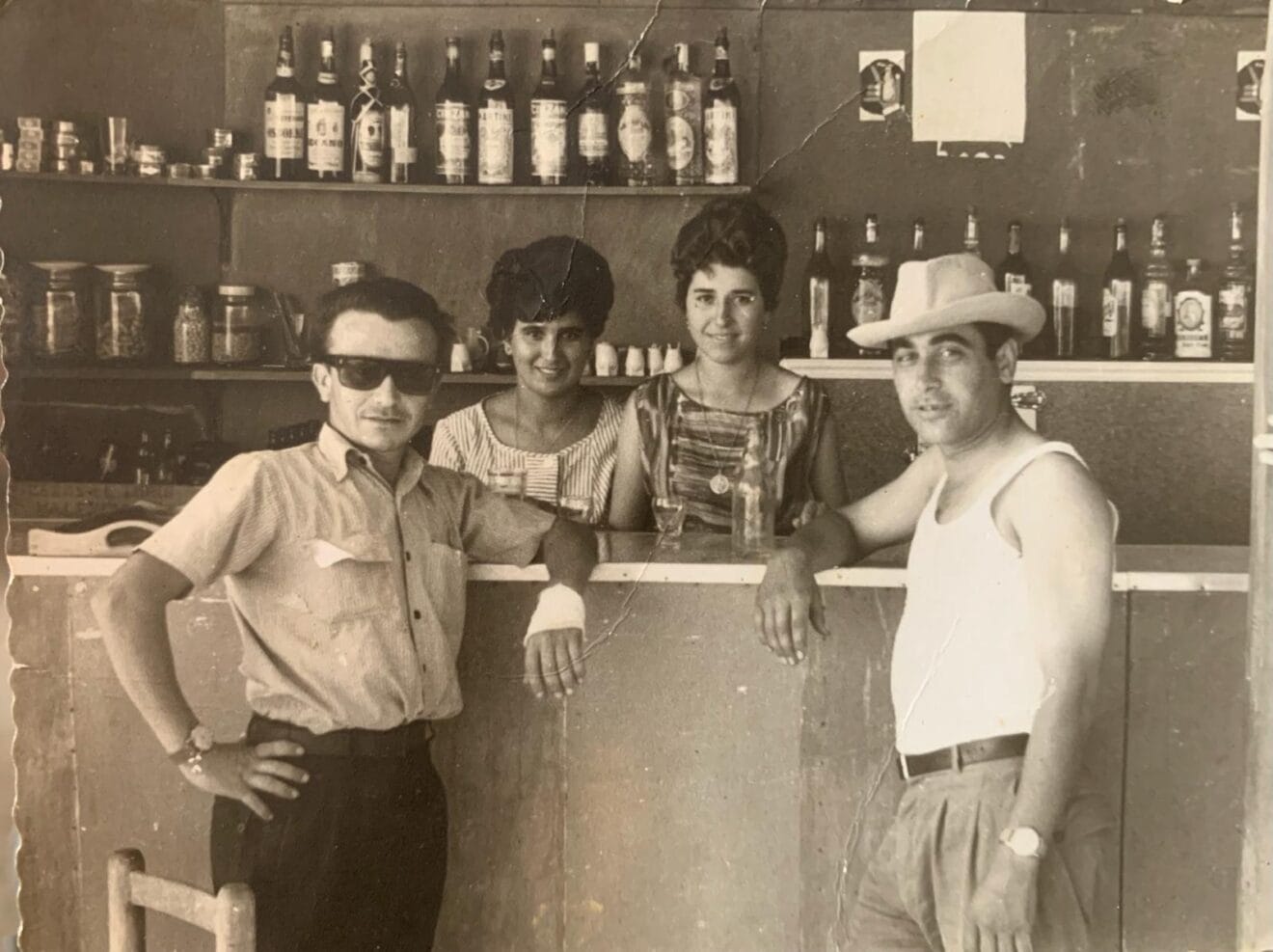 Clientes y camareras en el Chiringuito Diana de Xàbia