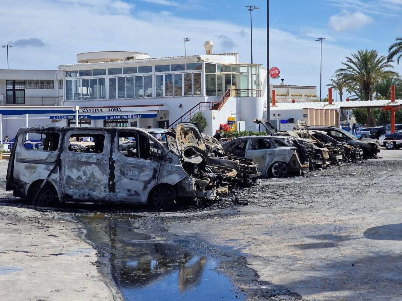 Coches calcinados en un parking de Xàbia 4