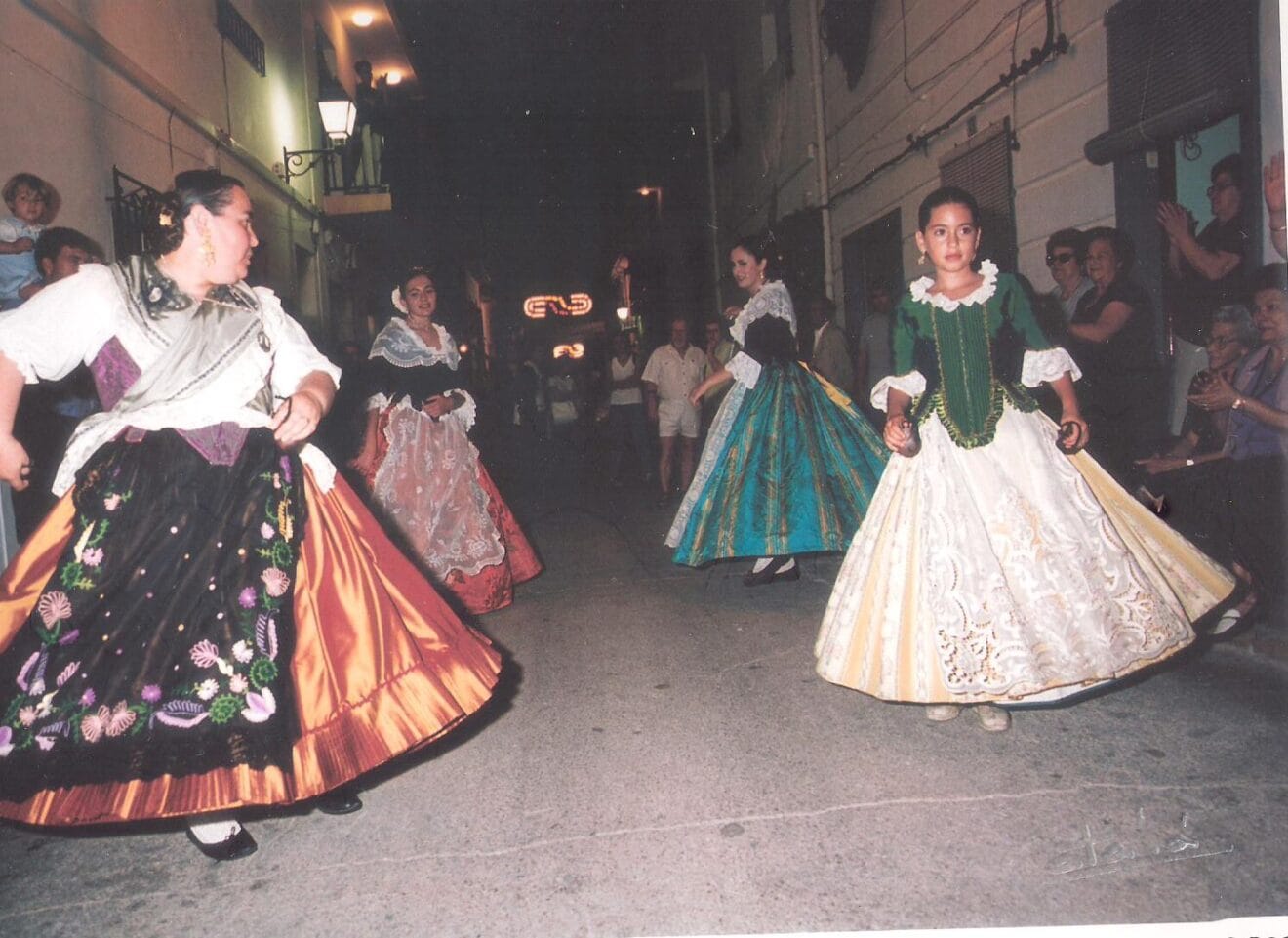 Dansà al carrer Nou en el año 2000