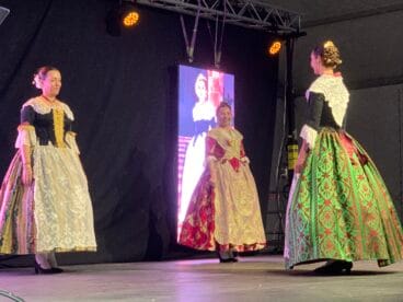 Desfile d’indumentària valenciana Xàbia (39)