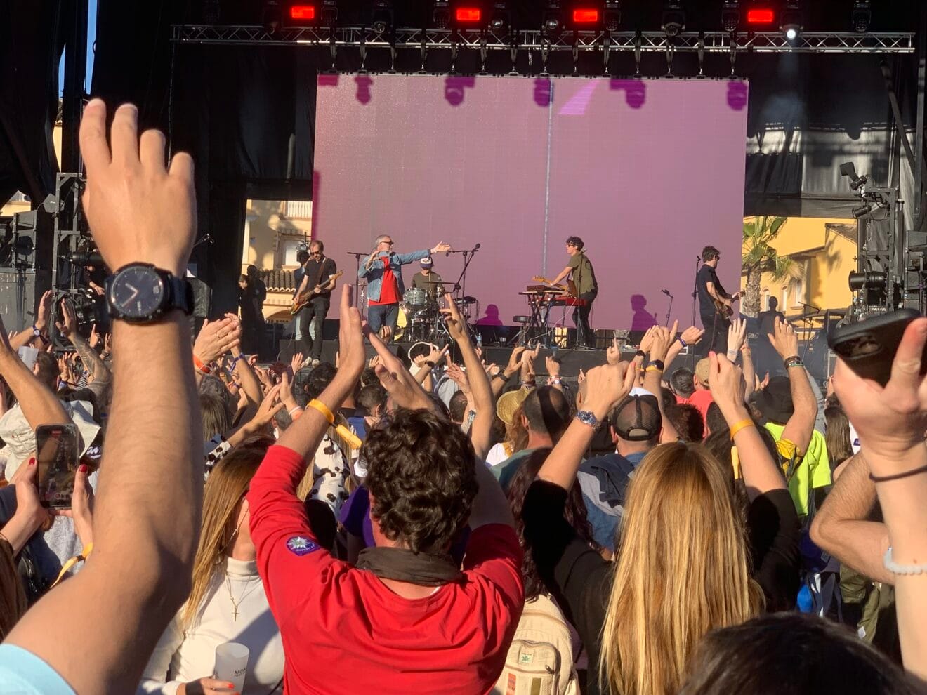 La Habitación Roja en el Montgó Fest Xàbia 2024 (14)