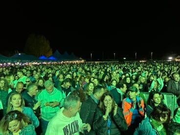 Numeroso público en el concierto de Chambao en el Montgó Fest Xàbia 2024 (23)