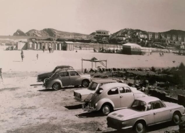 Imagen: Playa del Arenal y el Chiringuito El Delfin a mediados de los años 60