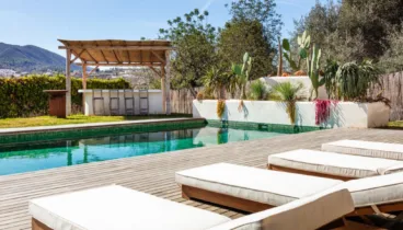 Una piscina amplia para refrescarte en verano