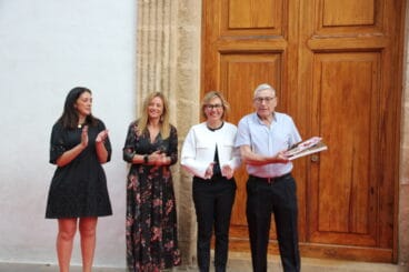 Acto de entrega de bandas y distintivos a los cargos de Fogueres 2024 (9)