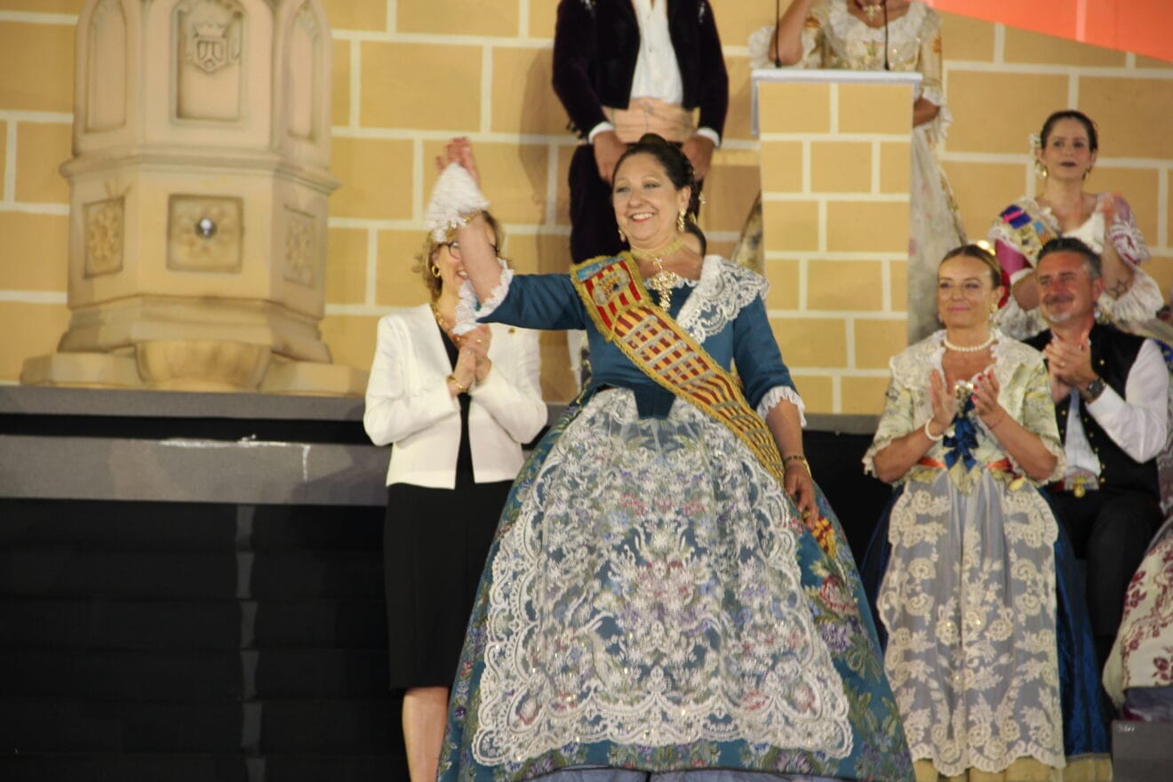 Hommage an Königinnen und Präsidenten zum 75. Jahrestag von Fogueres Xàbia (214)