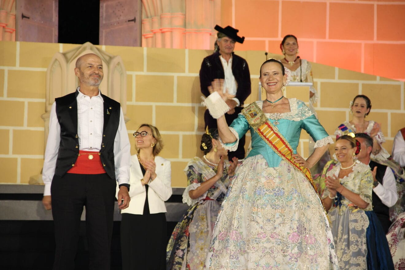 Hommage an Königinnen und Präsidenten zum 75. Jahrestag von Fogueres Xàbia (223)