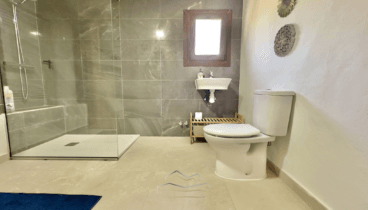 Baño adicional para huéspedes