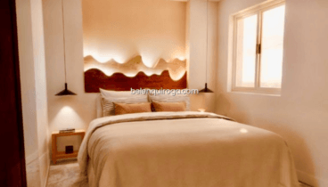 Cálido dormitorio con vistas al mar