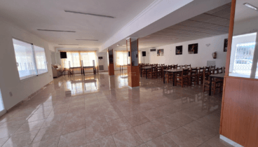 Speisesaal des Restaurants, geräumig und hell