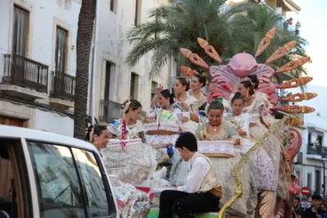 Desfile de Carrozas 75 aniversario Fogueres (1)