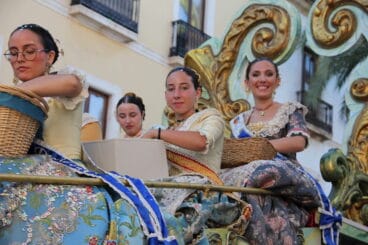 Desfile de Carrozas 75 aniversario Fogueres (12)