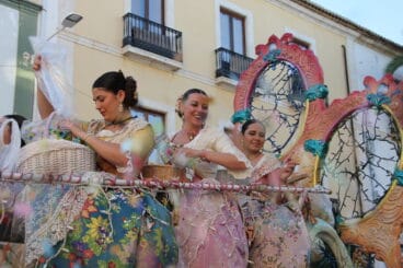 Desfile de Carrozas 75 aniversario Fogueres (18)