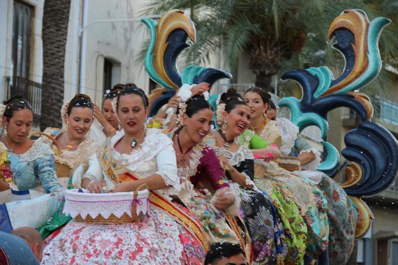 Desfile de Carrozas 75 aniversario Fogueres (27)