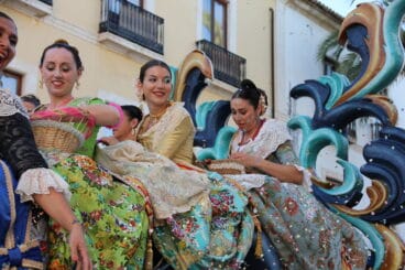Desfile de Carrozas 75 aniversario Fogueres (30)