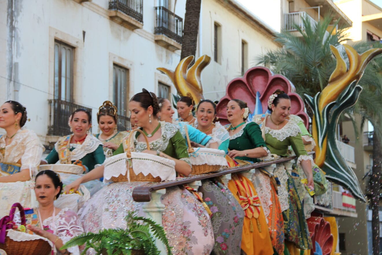 Desfile de Carrozas 75 aniversario Fogueres (35)