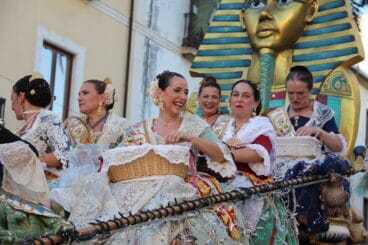 Desfile de Carrozas 75 aniversario Fogueres (49)