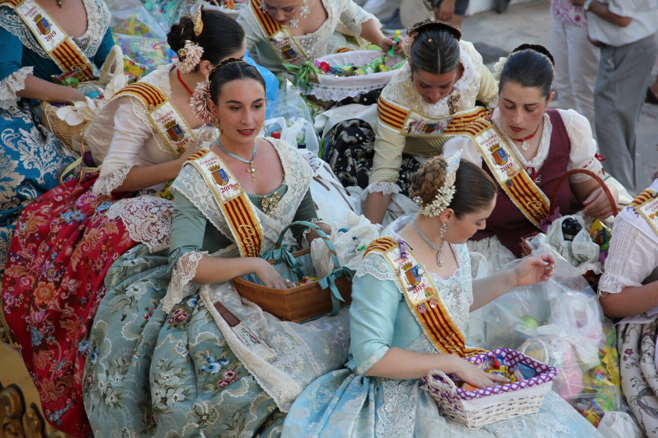 Desfile de Carrozas Fogueres Xàbia 2024 (17)