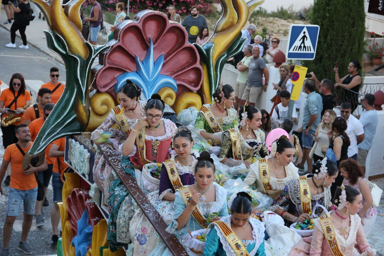 Desfile de Carrozas Fogueres Xàbia 2024 (178)