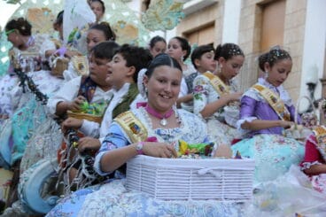 Desfile de Carrozas Fogueres Xàbia 2024 (181)
