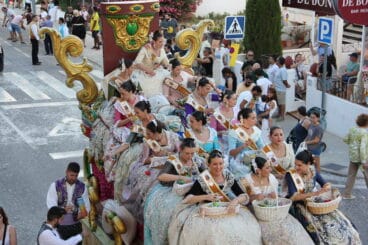 Desfile de Carrozas Fogueres Xàbia 2024 (37)