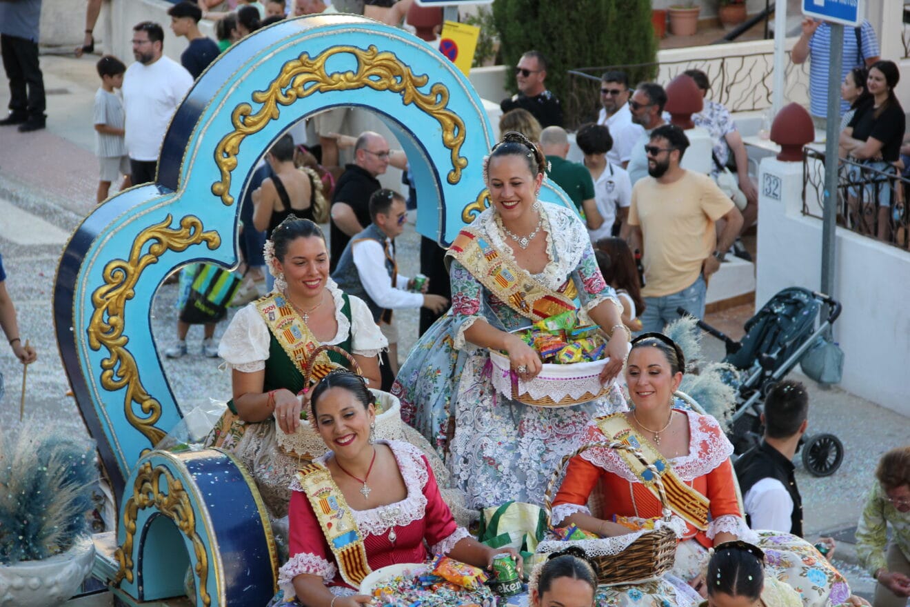 Desfile de Carrozas Fogueres Xàbia 2024 (46)