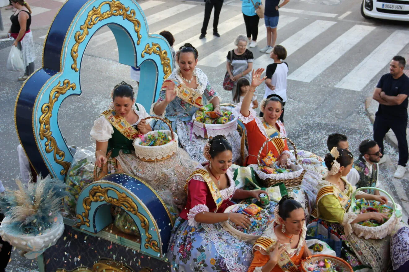 Desfile de Carrozas Fogueres Xàbia 2024 (50)