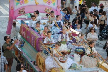 Desfile de Carrozas Fogueres Xàbia 2024 (78)