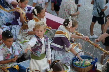 Desfile de Carrozas Fogueres Xàbia 2024 (80)