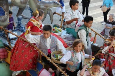 Desfile de Carrozas Fogueres Xàbia 2024 (88)