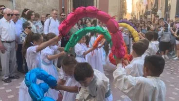 Escolares de Xàbia participan en les danses del Corpus 2024 (11)