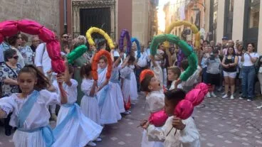 Escolares de Xàbia participan en les danses del Corpus 2024 (12)