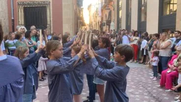 Escolares de Xàbia participan en les danses del Corpus 2024 (13)