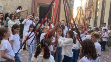 Escolares de Xàbia participan en les danses del Corpus 2024 (15)