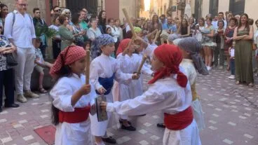 Escolares de Xàbia participan en les danses del Corpus 2024 (5)