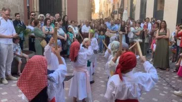 Escolares de Xàbia participan en les danses del Corpus 2024 (6)