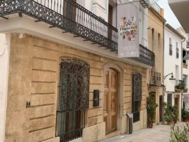 La sala Ca Lambert acoge la exposición de Fogueres Xàbia