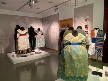 Exposición de trajes regionales
