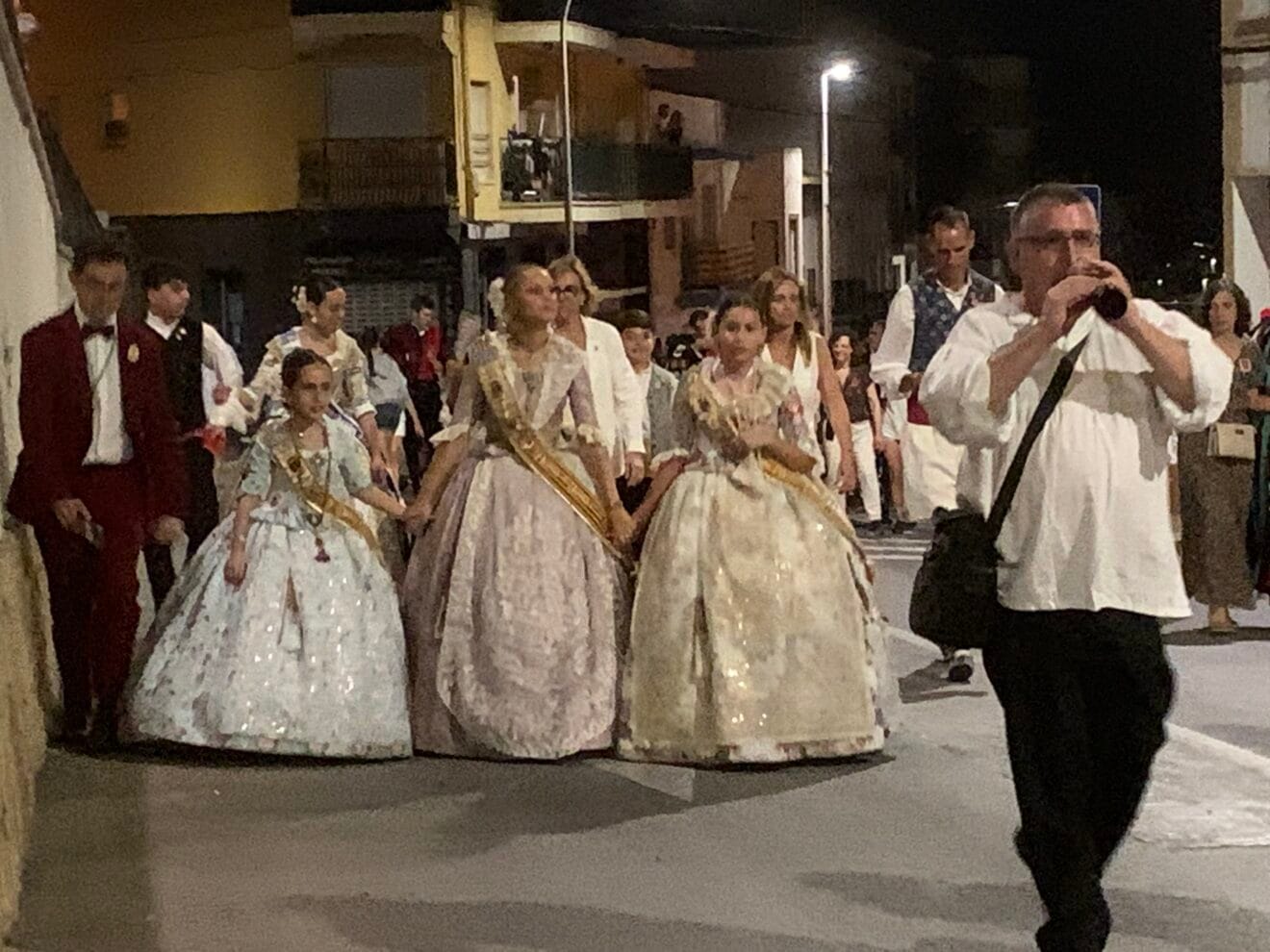 Serenata de la Tuna de Xàbia a Reina, damas y presidentes