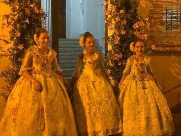 Serenata de la Tuna de Xàbia a Reina, damas y presidentes