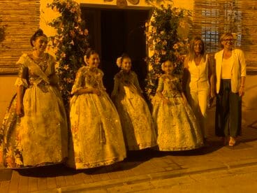 Serenata de la Tuna de Xàbia a Reina, damas y presidentes