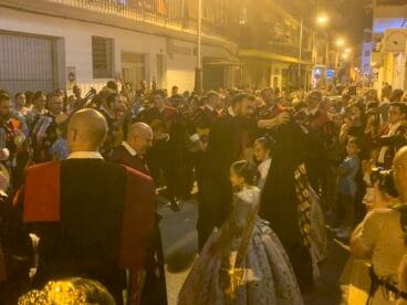 Serenata de la Tuna de Xàbia a Reina, damas y presidentes