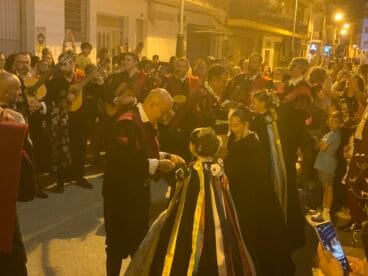 Serenata de la Tuna de Xàbia a Reina, damas y presidentes