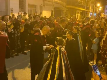 Serenata de la Tuna de Xàbia a Reina, damas y presidentes