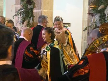Serenata de la Tuna de Xàbia a Reina, damas y presidentes