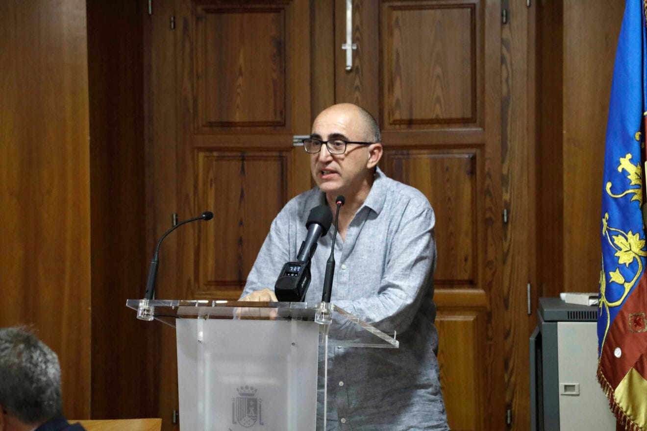 Joan Bou presenta su artículo